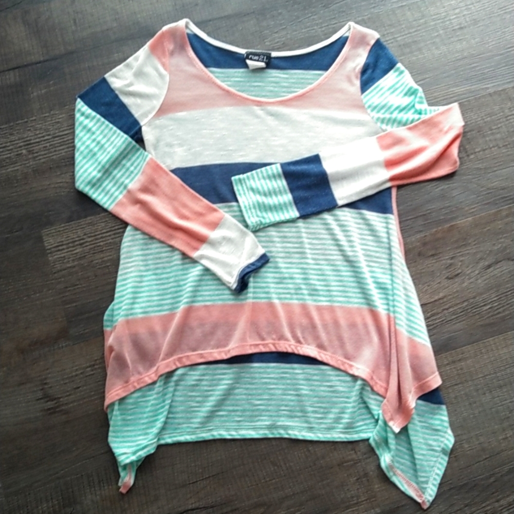 Rue21 ladies top size small